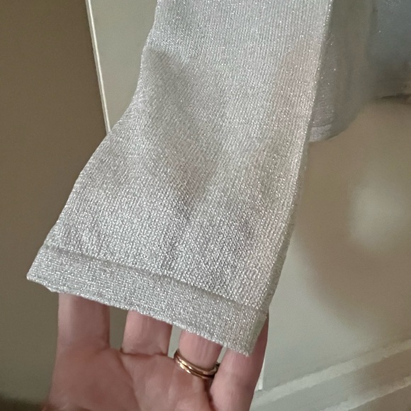 New! Vince Camuto Semi Sheer Sparkling Metallic long sleeve blouse Size XL - Picture 8 of 14